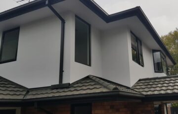 Fassaden Ihre Fassade ist das Gesicht Ihres Hauses. Mit fachgerechter Behandlung schützen und verschönern wir Ihre Außenwände dauerhaft gegen Wind und Wetter.